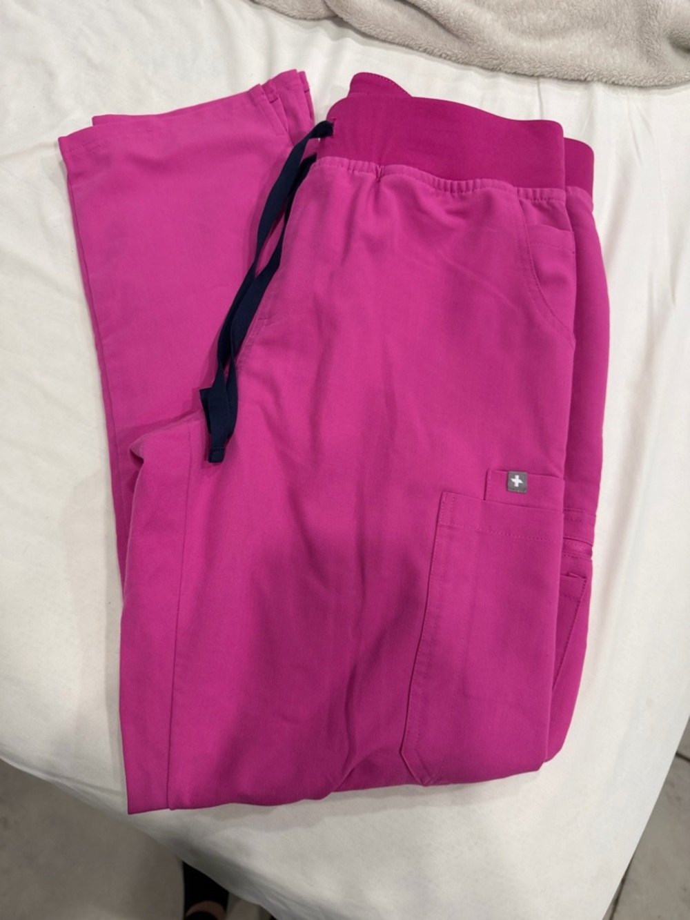 Figs Women's electric orchid
